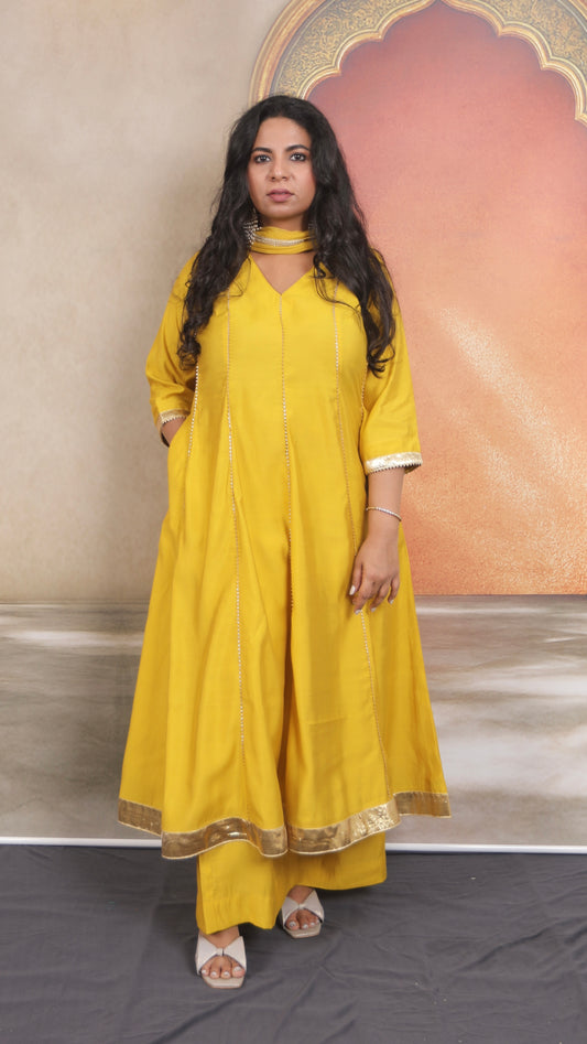 Layla - Anarkali set - YELLOW - Silk