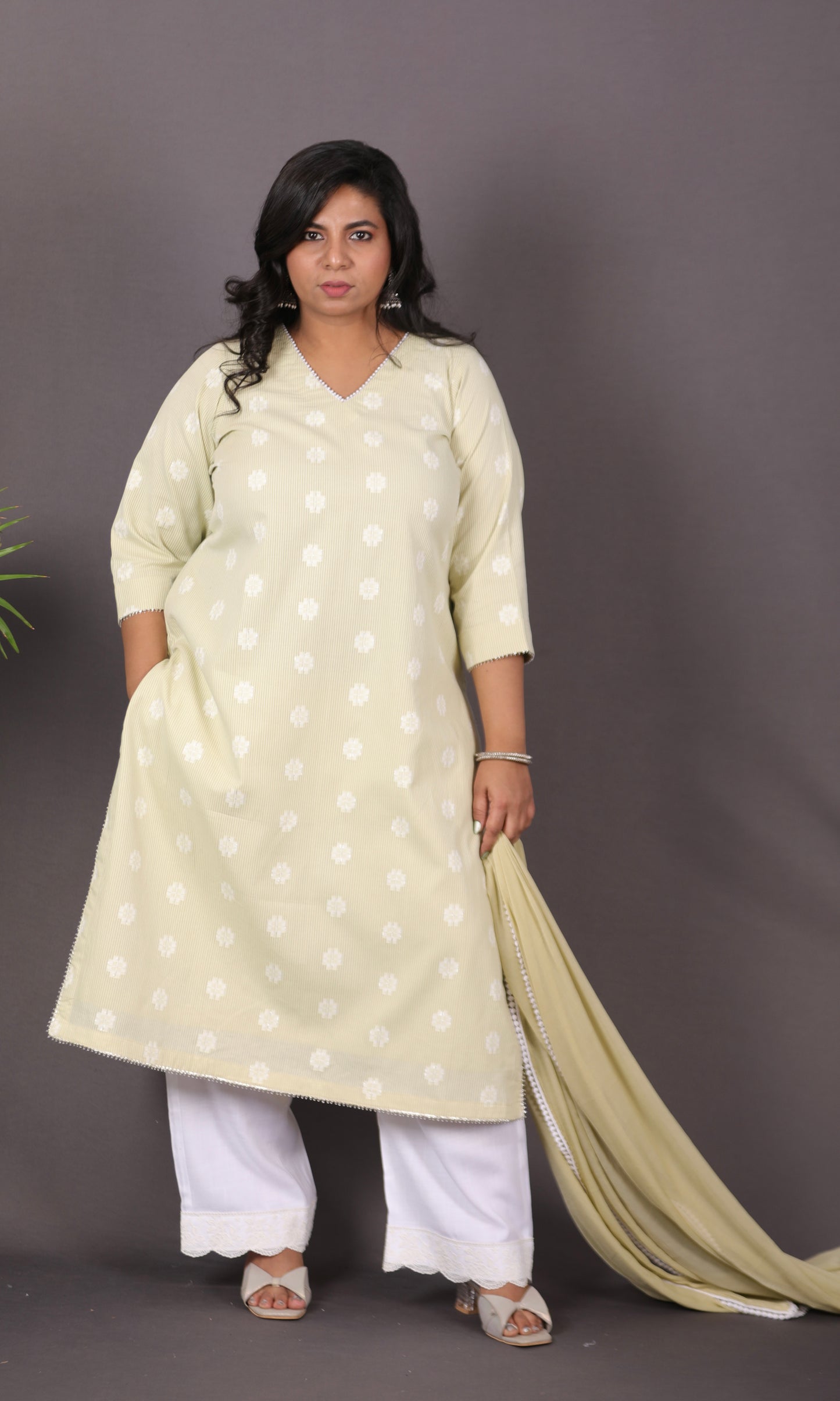JASMINE - Kurta - Cotton Jari booti with thread work - GREEN