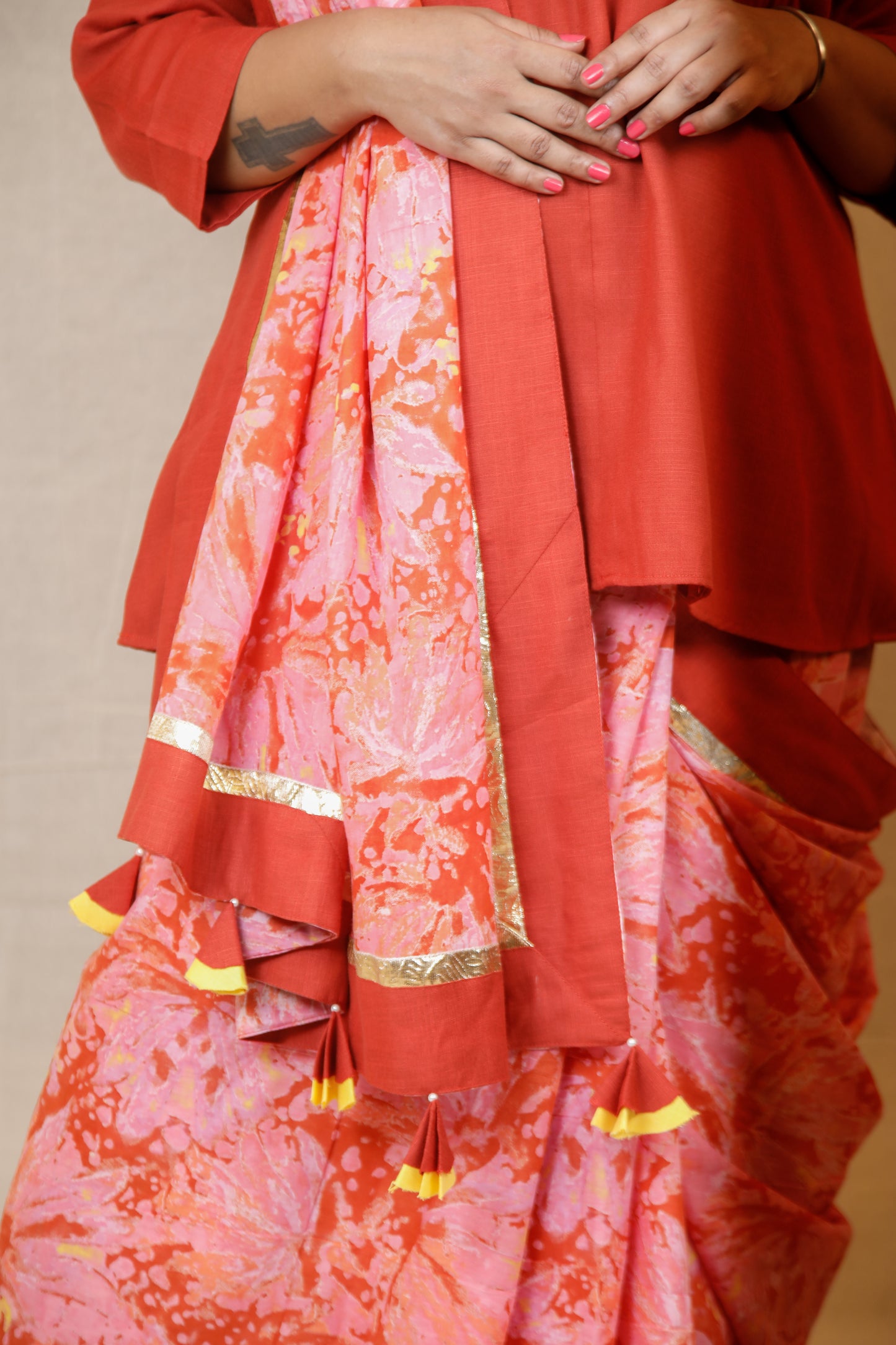 RIDHI - Mul Mul Cotton Saree - Pink Abstract + Kurti Optional