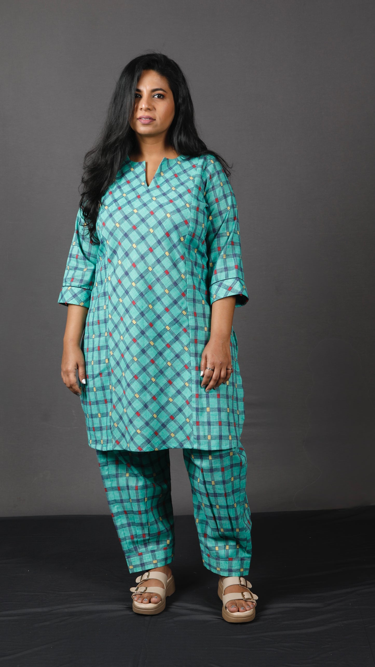 Veda - 2 pc set - Cotton Linen with thread work boti - Rama Green