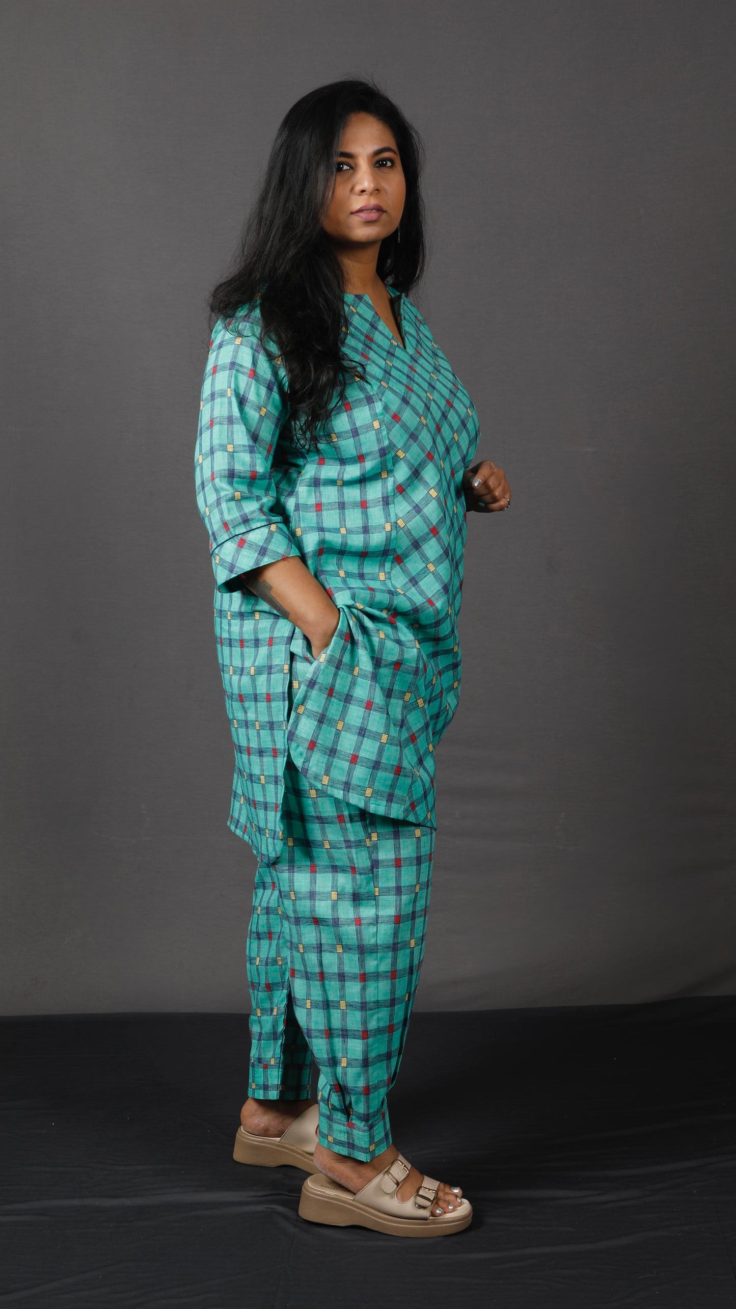 Veda - 2 pc set - Cotton Linen with thread work boti - Rama Green