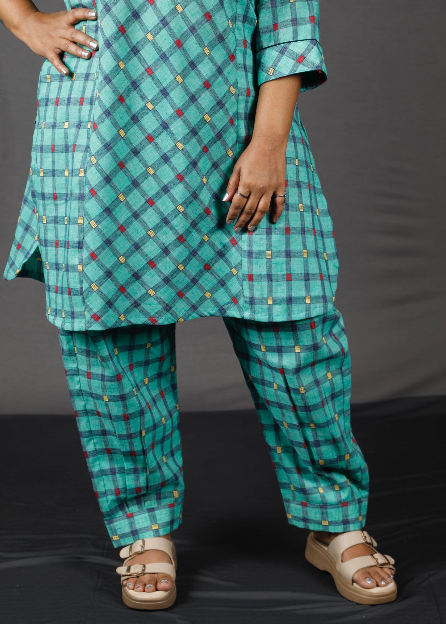 Veda - 2 pc set - Cotton Linen with thread work boti - Rama Green