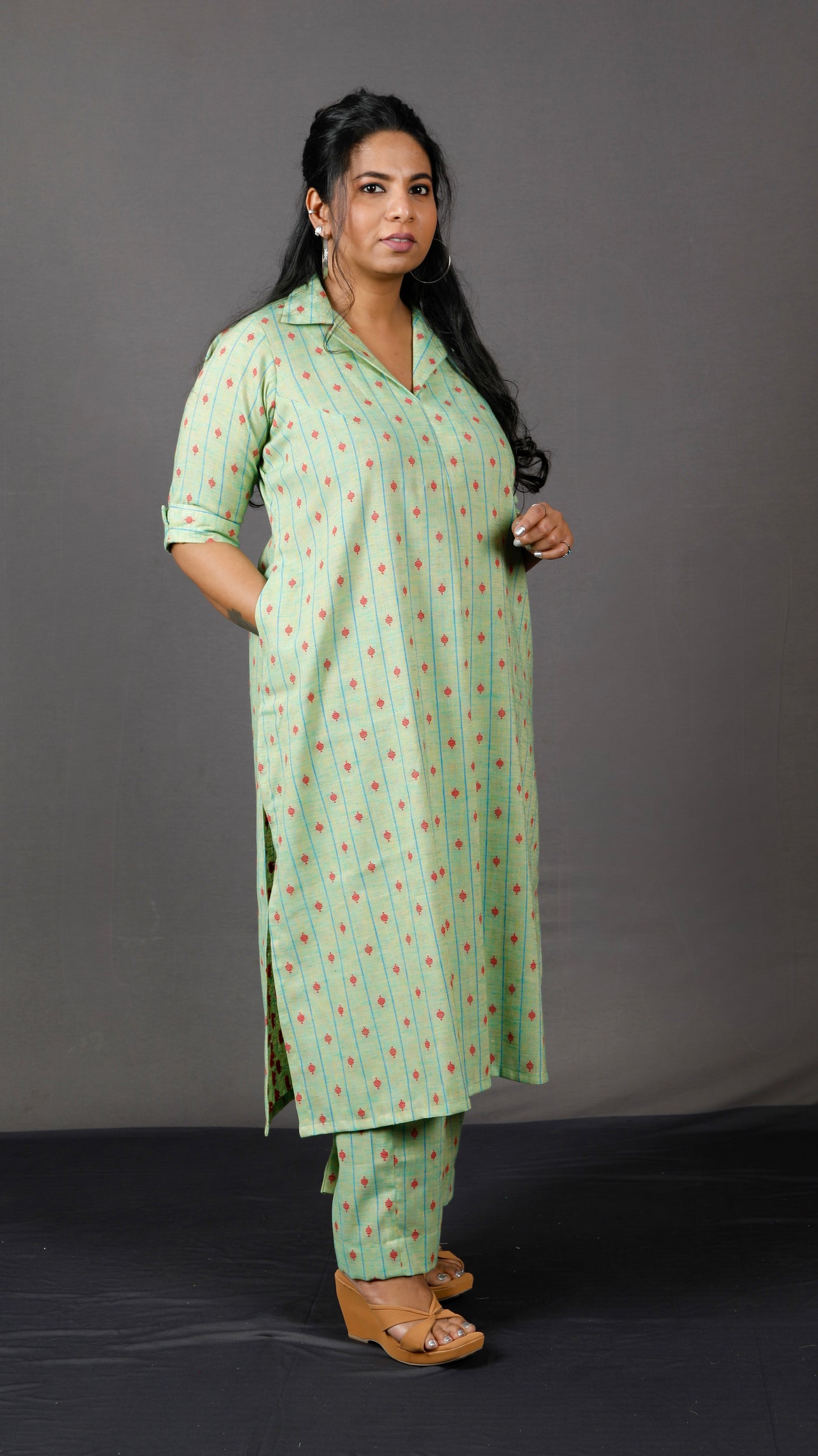 Samaa - Kurta Pant SET - Handloom cotton with thread work botti - Green