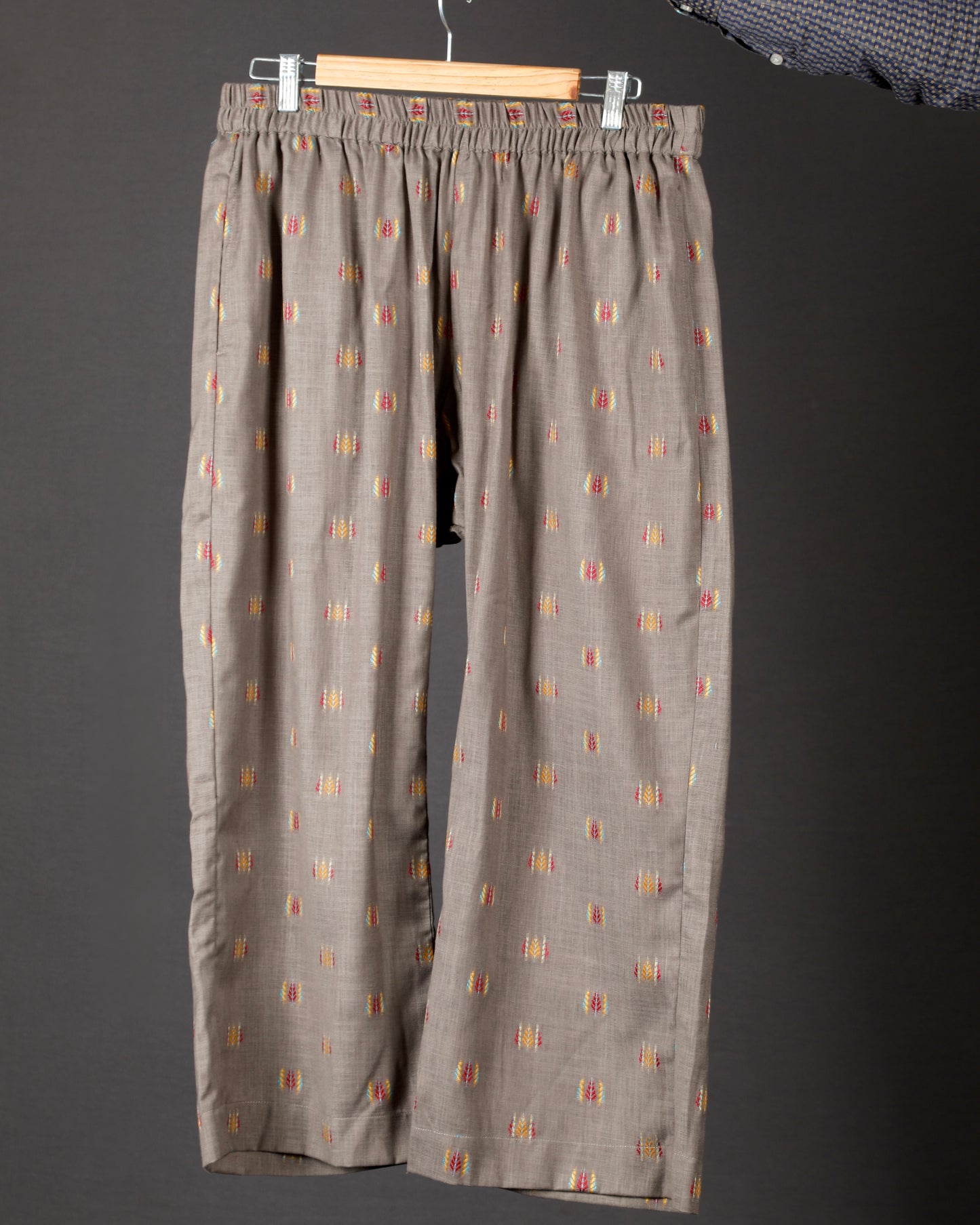 Samaa - Kurta Pant SET - Handloom cotton with thread work botti - Mud Grey