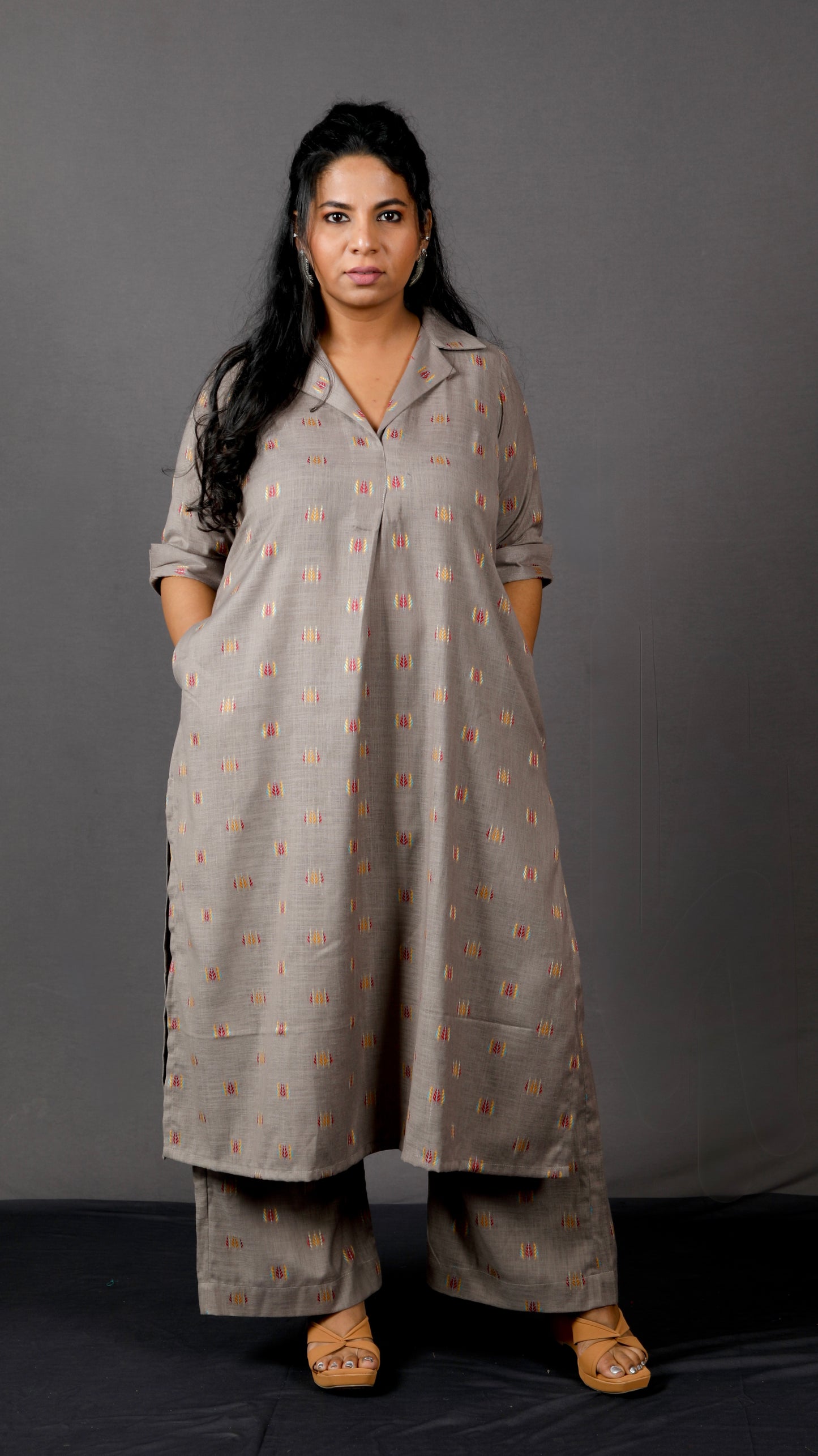 Samaa - Kurta Pant SET - Handloom cotton with thread work botti - Mud Grey