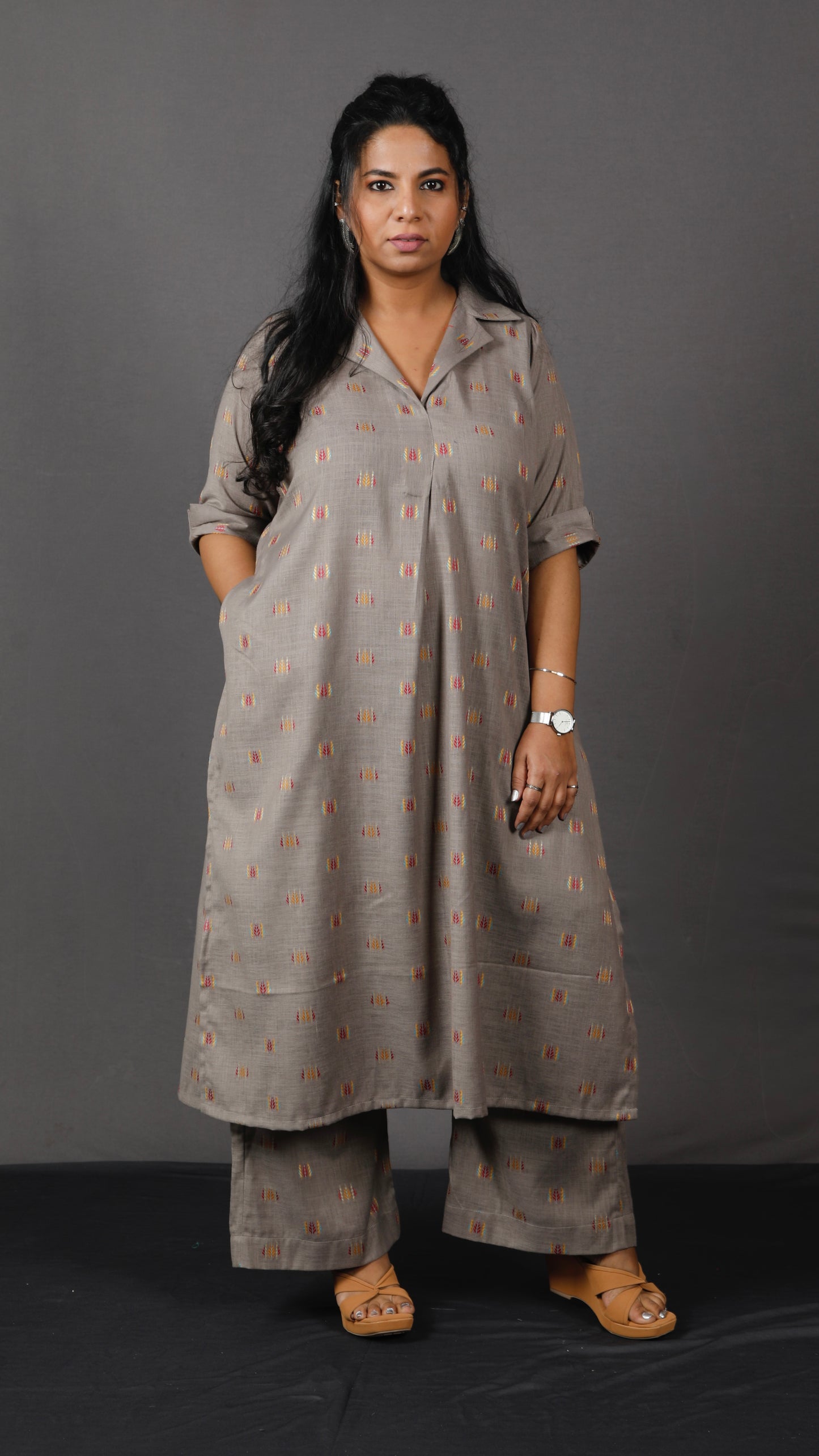 Samaa - Kurta Pant SET - Handloom cotton with thread work botti - Mud Grey