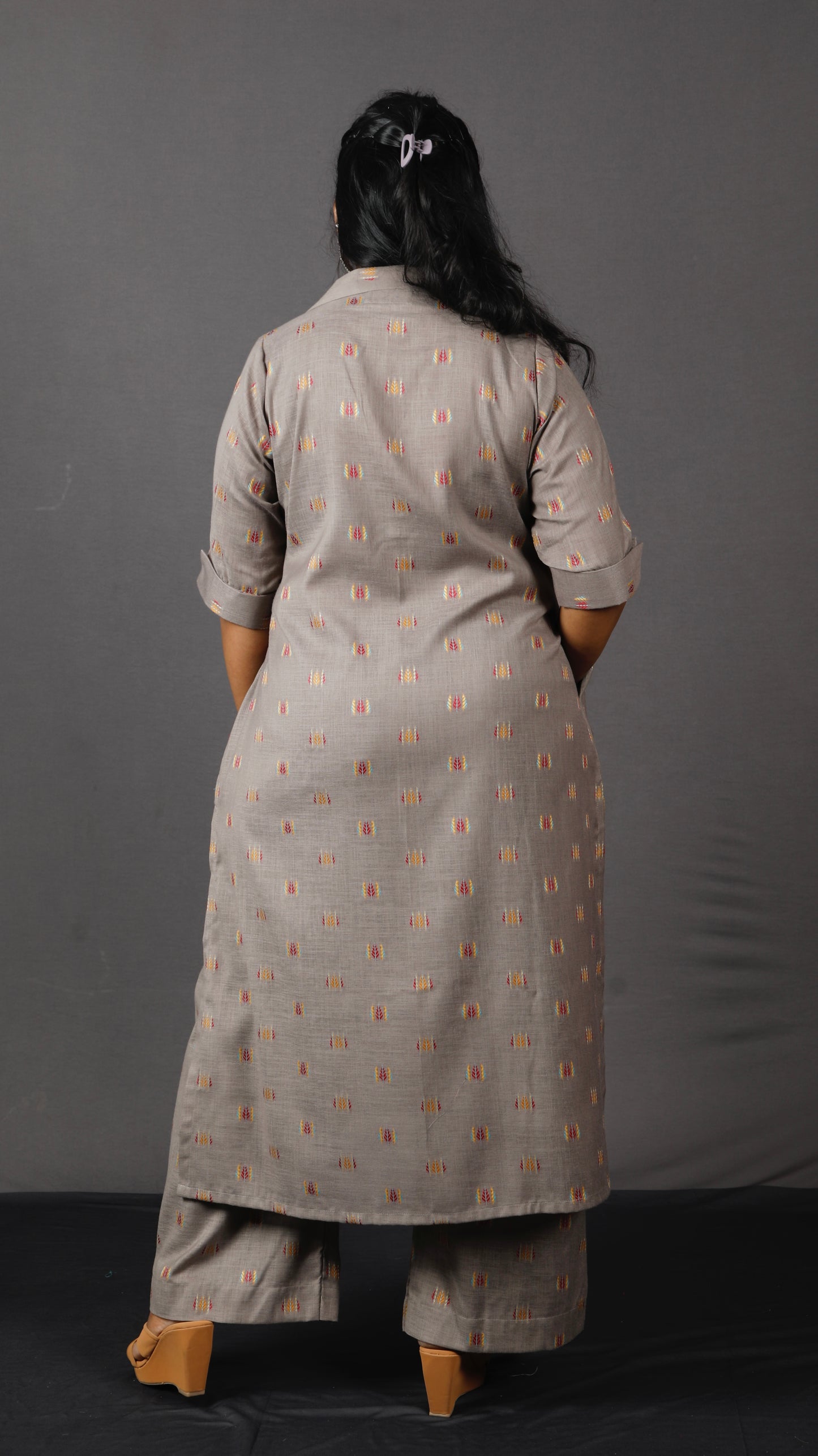 Samaa - Kurta Pant SET - Handloom cotton with thread work botti - Mud Grey