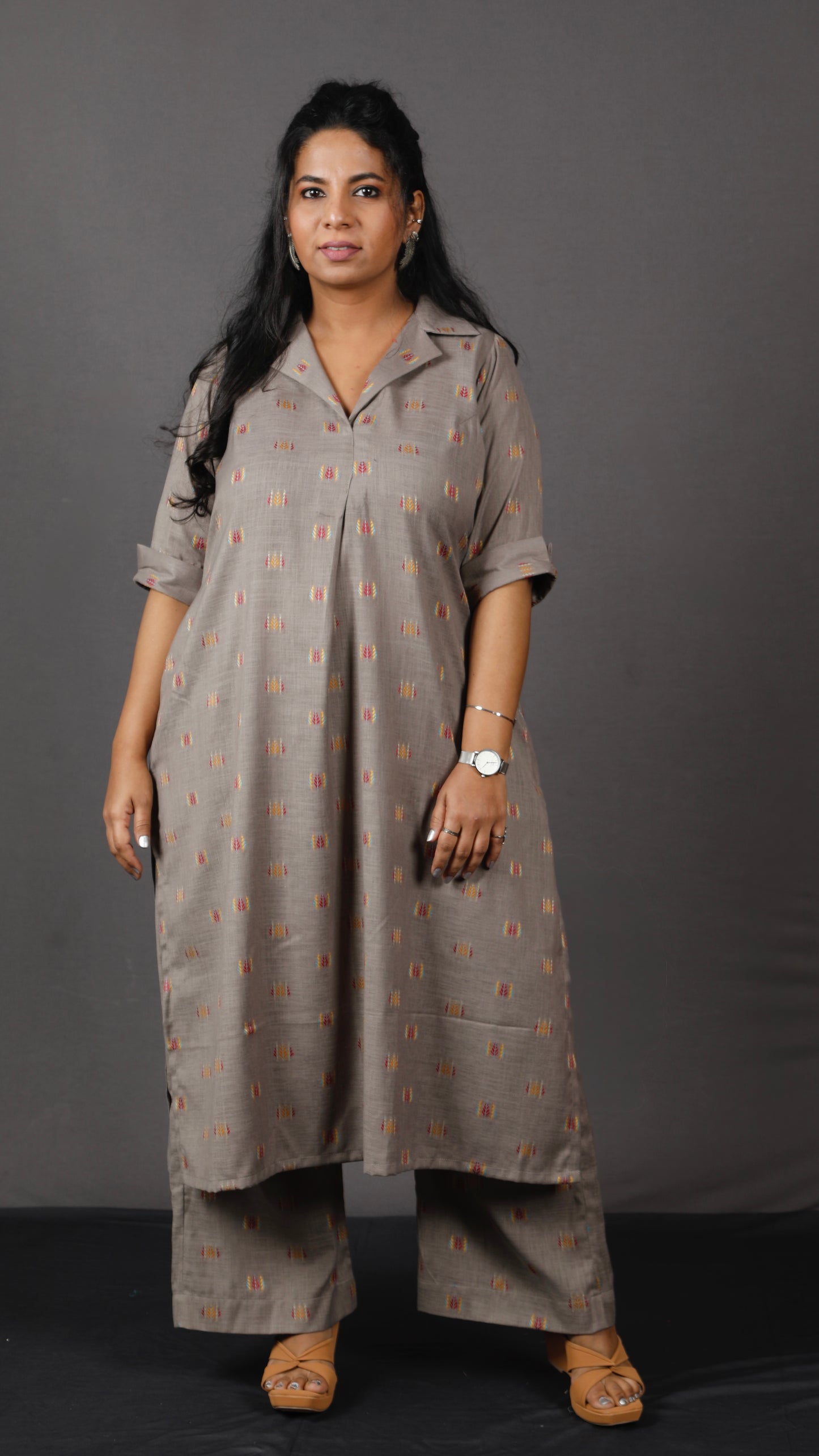 Samaa - Kurta Pant SET - Handloom cotton with thread work botti - Mud Grey
