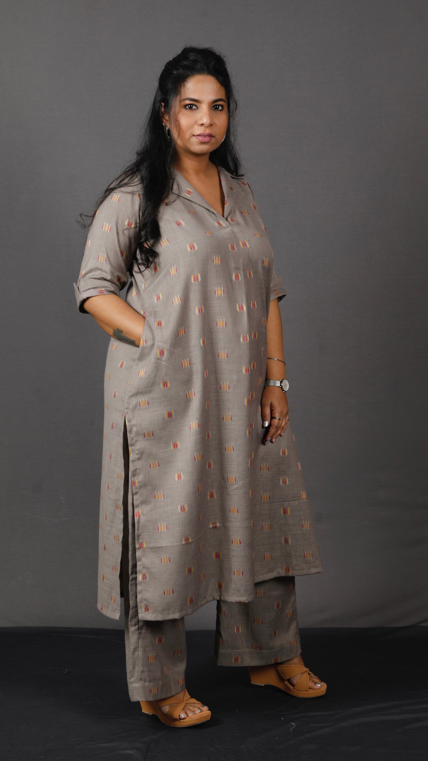 Samaa - Kurta Pant SET - Handloom cotton with thread work botti - Mud Grey