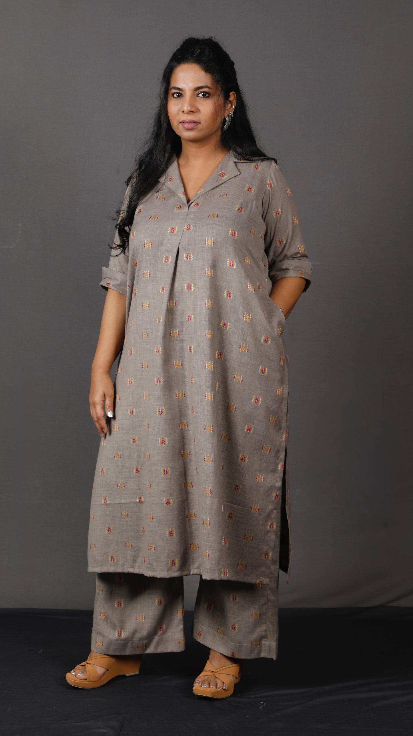 Samaa - Kurta Pant SET - Handloom cotton with thread work botti - Mud Grey